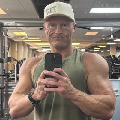 rat_lab18488's profile picture. I’ve discovered the wonderful world of needles