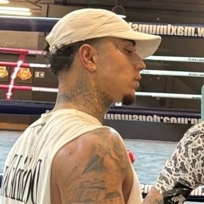 lesbiazayn's profile picture. 