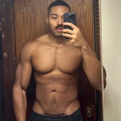 doughypole's profile picture. 🥖