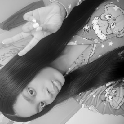 queeenpapi's profile picture. | cheekbones for days✨🇩🇴