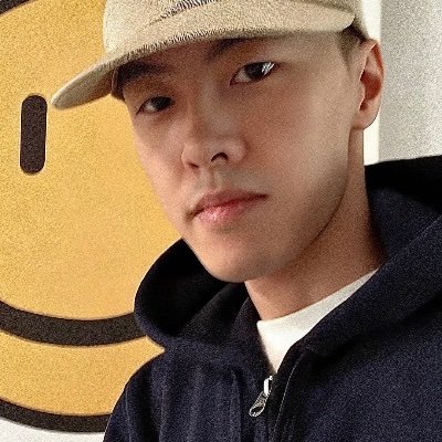 XiaoYuZongVlog's profile picture. 低调