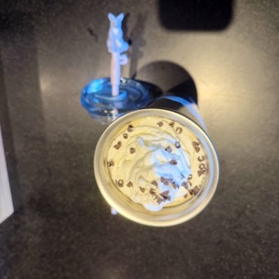 AnnaBelleShalom's profile picture. 