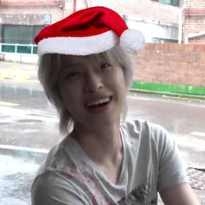 pochagyuu's profile picture. times up! tell me your wishlist⌒.。*・☆