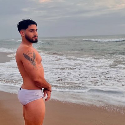 garotodocampo's profile picture. na monarquia desse perfil regida por mim falo de política, diva pop e reclamo de tudo