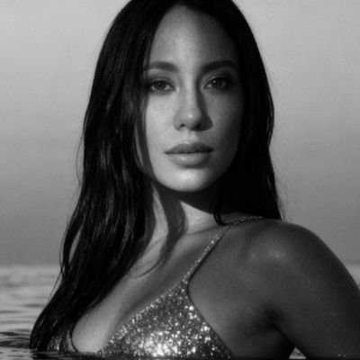 karivscoag's profile picture. Estoy aprendiendo a escribir libros 📚✒️. Amo hacer ejercicio ✨. Amo el mar 🌊. Amo sonreír 🌺