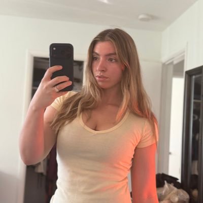 fairyquadmotha's profile picture. 19 | backup: carleycream