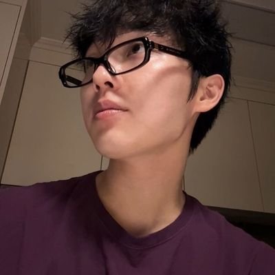 rawr_taehyung's profile picture. Baby blue.