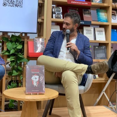 elpi0j0's profile picture. Arriba beodos de la tierra, de pie etílica legión