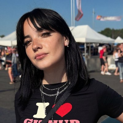 crngpt's profile picture. Computer Engineer 👩‍💻 | Turning caffeine into code & complex problems into scalable solutions. 🚀 Passionate about AI, Tech, and Innovation. #WomenInTech