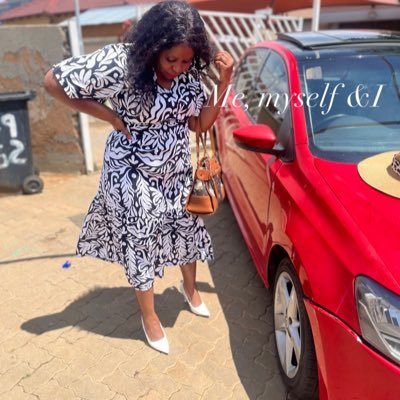 AngelinePhoko's profile picture. Simplicity is the ultimate sophistication ❤️