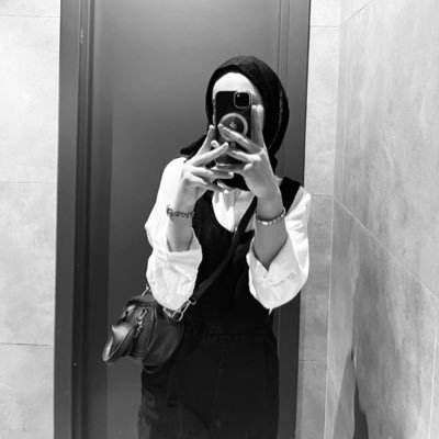 zehraynen's profile picture. 