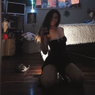 _simmie_sxndhu_'s profile picture. links~
insta:  @_simmie_sxndhu_
insta#2: @hoezluvoreos
my spicy site 🌶😋
https://t.co/Ccj1R24qWy