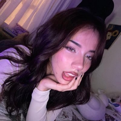 Wave_2233's profile picture. 19 :) matcha and coffee lover 🍵☕️ x is not ready to handle this 👇