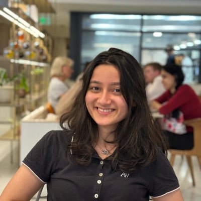 AkanshaDugad's profile picture. Building something new👷‍♀️