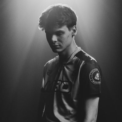 Gunnar_r6's profile picture. Professional Rainbow six siege Player For @M80gg | 2x Major Champ 👻