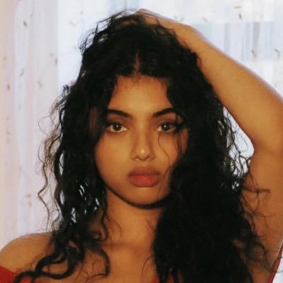 sialaterrrr's profile picture. thoughts & archives