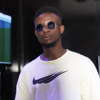 Vizzyvibez_'s profile picture. VIZZY. 🎧 Over a decade of sound production experience. Ready to Konnect