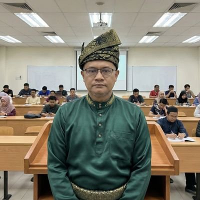 IDAssingkiri's profile picture. penulis | editor | pembaca pruf | pembimbing penulisan kreatif | penterjemah | penjual buku | semua ciapan adalah pandangan peribadi saya