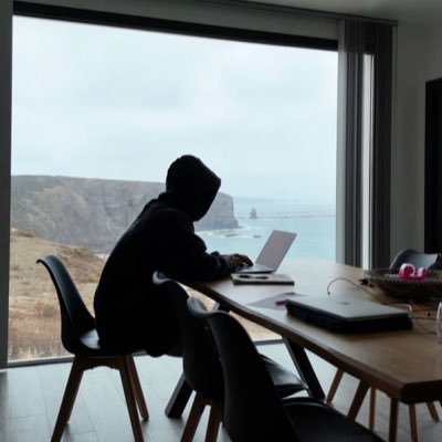 stagesetup's profile picture. Desk Setup & Photography 📷 |Code "STAGE" at @WallhackHQ @G_Wolves @Iqunix for 10% off | Business Inquiries 📩: stagebusinessdeals@gmail.com