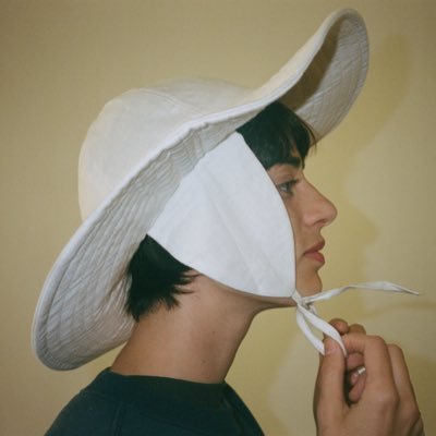 ZoeGotusso's profile picture. 