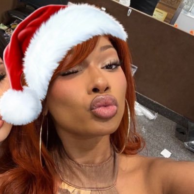 poeticmono's profile picture. #MEGAN: beating all my moots ass until sbr anime drops | pls rcbyf ^^! | cr: A LOT | cw: gachiakuta | not spoiler free! | she/her | mdni