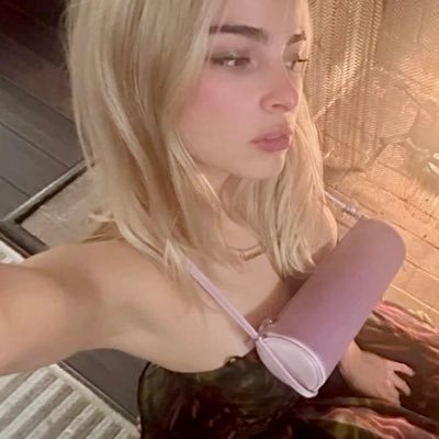 klaudiaispunk's profile picture. she's got a boyfriend anyway