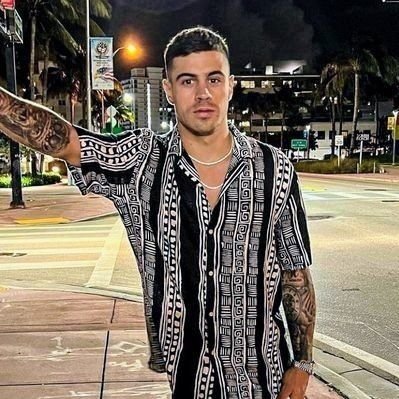 totardo__'s profile picture. 