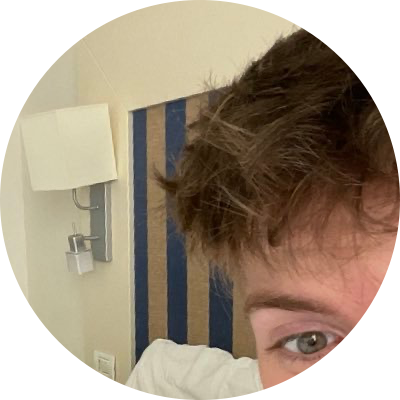 tom_curzonnn's profile picture. 19