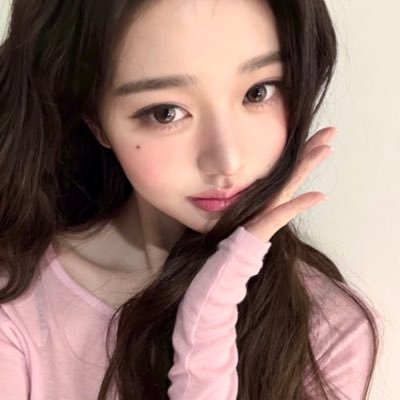 102pinku's profile picture. 행운은 늘 원영이 편