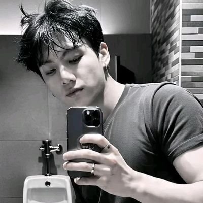 easternlywesttt's profile picture. Caprice, Krystal, Lella, Miguel and Heath