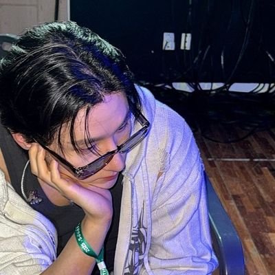 orleesweet's profile picture. buat suit suit in kapal aku