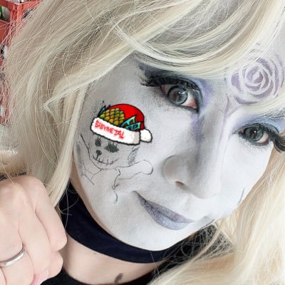 YURIAYAmetal's profile picture. #BABYMETAL 2016年FOXDAYからメイトデス✨️ライブは #白塗り で参戦しています。無言フォロー歓迎ですが、ご挨拶できないこともあり申し訳ございません。メイトさんと色んな現場でお話するのが大好きデス✨️白塗り以外も呟きます。 #白い妖精 🧚‍♀️💫