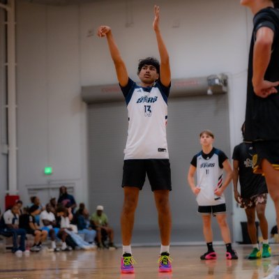 SinghSukhi_3's profile picture. 2026
6’4 CG 
James F. Byrnes HS
864-404-5688