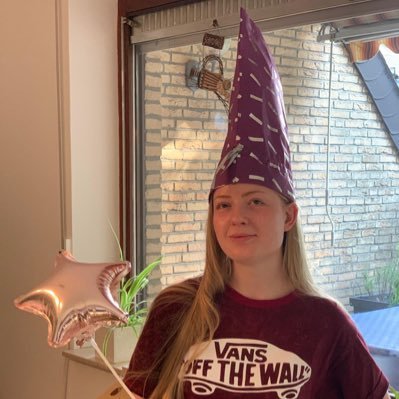 decempa's profile picture. 