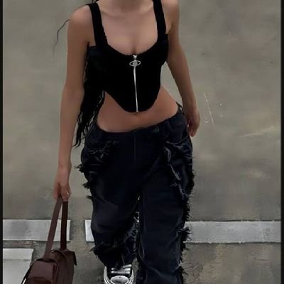 njambi_mitch's profile picture. ʟᴏᴛᴜs ғʟᴏᴡᴇʀ ʙᴏᴍʙ.