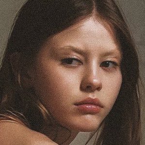 Untermensch_'s profile picture. O homem que desconhece a classe a qual pertence age contra si próprio. - F. Engels