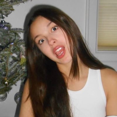 ilseesk_zaza's profile picture. viendo crepúsculo con valdo ♡| fan account | she/her | livieshqx23 | teamsabrinax1