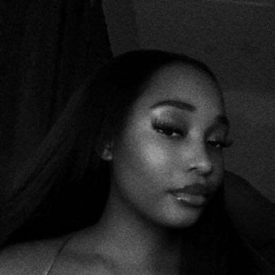 sweetari_17's profile picture. 