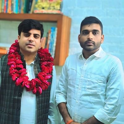 The_Revolt_ink's profile picture. • Socialist • thinker • Author.

• Samajwadi party Karhal, Mainpuri.

• जो आज साथ हैं, शायद कल ना हों क्या पता!😊