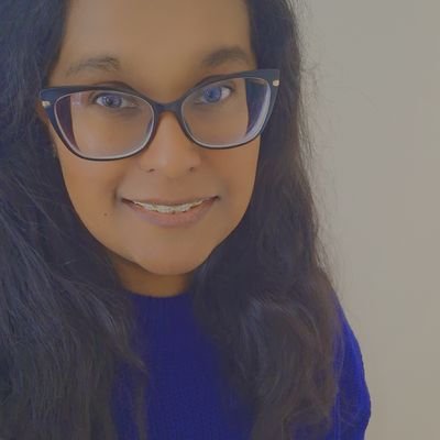 SynthiaStark's profile picture. Writer and therapist on @Medium ✍️ | #Muse🤘 | #Survivor fan 🏝️