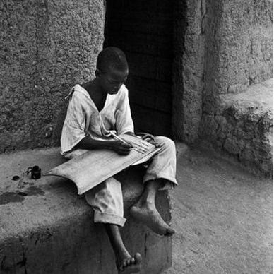 SBayero's profile picture. memento mori.