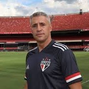 Lucas2305510's profile picture. sim, eu assisto futebol com a tv ligada.