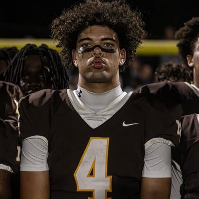 quentinburrell7's profile picture. 4️⃣⭐️ | 3.9 GPA | 6’3 192 | @CaravanFootball | 3x State Champ | HC:@jordanlynch06 | qjburrell1@gmail.com | 35 P4 🅾️s | IG: quentin4urrell | Ecclesiastes 7:8