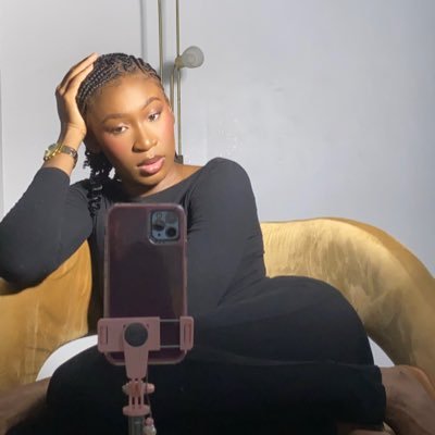 withthelegs's profile picture. Beauty| yapping | with a sprinkle of humor. Bikonu I don’t follow faceless accounts | Media strategist for  @officialkholi