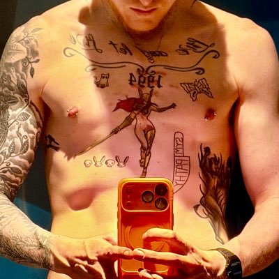 danny__banks's profile picture. 9inch