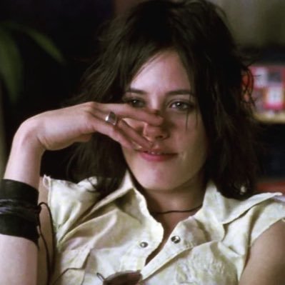 manientedipiu's profile picture. and so i try to be kind to everything i see ✹ ✧˖*°࿐ ✹ ✧˖*°࿐ PALESTINA LIBERA