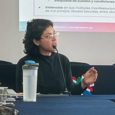 Sinellanunca's profile picture. Re-inventando | Sociología en @UNAM_MX  |  Berman, 1982 | Tuits a título personal | 💃