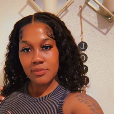 Fineasskee27's profile picture. heyyy y’all 👋🏽