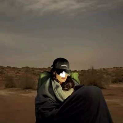 llv8_9's profile picture. "عسّاني ألقاكِ على عتبات الجنّة ياوجهٍ ماغابت ملامحه عن بالي"