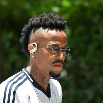 comedord1bosta8's profile picture. Profeta evangélico, filho do dono da GOL e fã do Luis Miguel